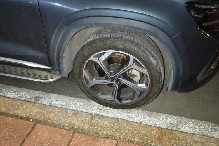 Used Geely Auto Monjaro L 2024 2.0TD High-Power Automatic Two-Wheel Drive Yunqi Version Right Front Wheel Hub