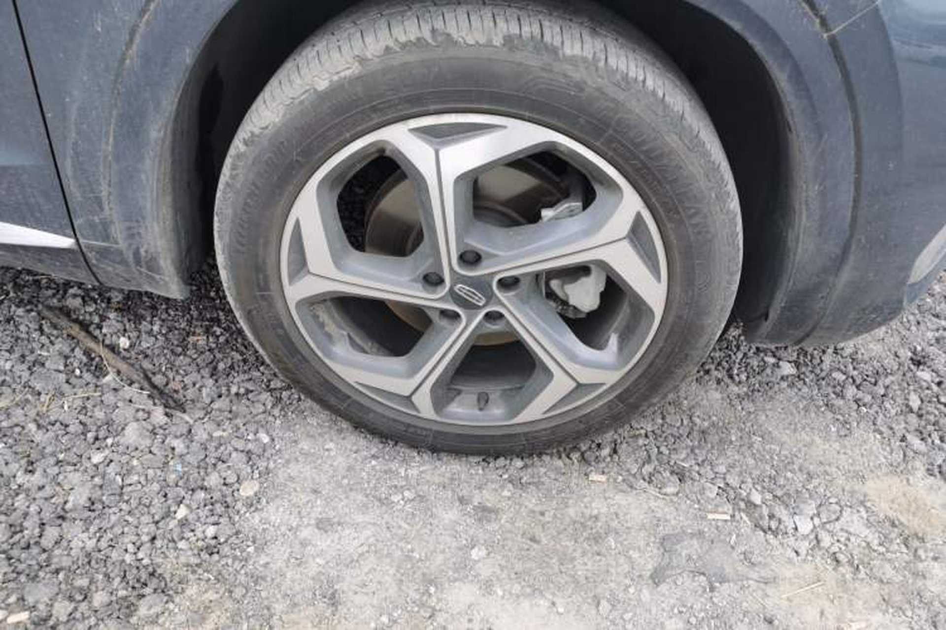 Used Geely Auto Monjaro L 2024 2.0TD DCT EVO Two-Wheel Drive Prestige Version Right Front Wheel Hub