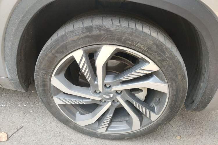 Used Geely Auto Monjaro L 2024 2.0TD High-Power Automatic Two-Wheel Drive Skyline Edition Right Front Wheel Hub