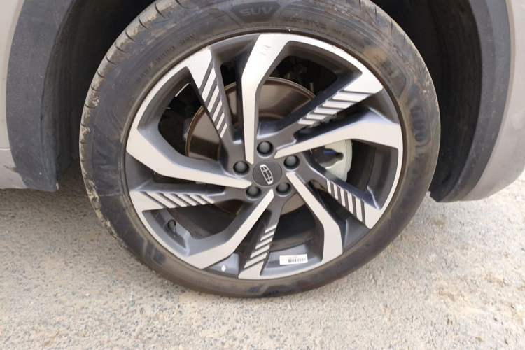 Used Geely Auto Monjaro L 2024 2.0TD High-Power Automatic Two-Wheel Drive Skyline Edition Right Front Wheel Hub