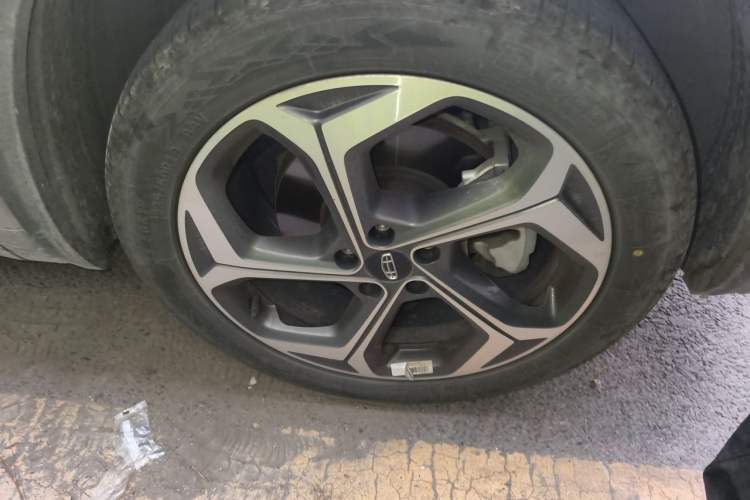 Used Geely Auto Monjaro L 2024 2.0TD DCT EVO Two-Wheel Drive Long-Range Version Right Front Wheel Hub