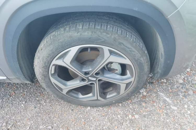 Used Geely Auto Monjaro L 2024 2.0TD DCT EVO Two-Wheel Drive Long-Range Version Right Front Wheel Hub