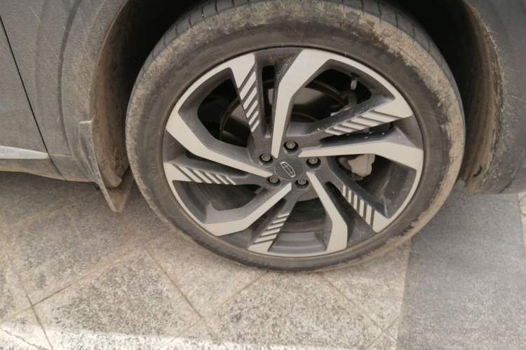 Used Geely Auto Monjaro L 2024 2.0TD High-Power Automatic Two-Wheel Drive Skyline Edition Right Front Wheel Hub