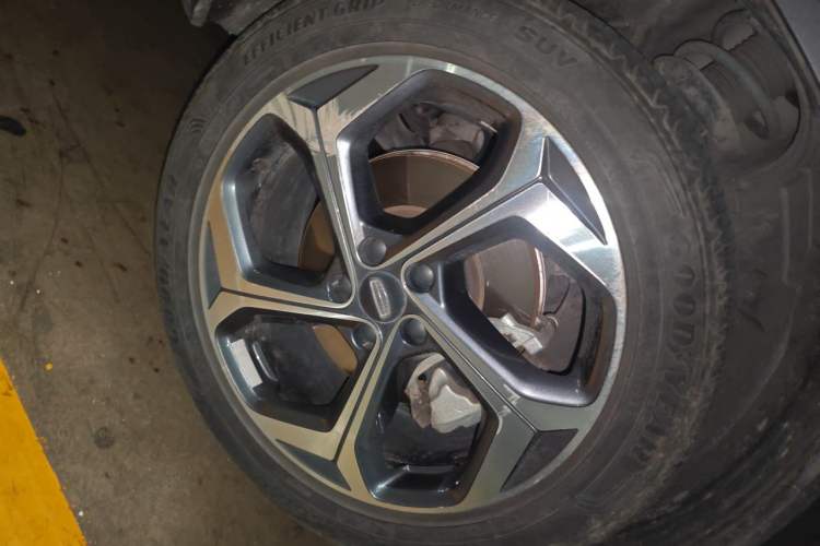 Used Geely Auto Monjaro L 2024 2.0TD High-Power Automatic Two-Wheel Drive Yunqi Version Right Front Wheel Hub