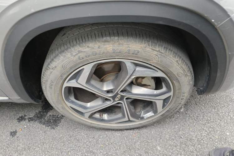 Used Geely Auto Monjaro L 2024 2.0TD High-Power Automatic Two-Wheel Drive Yunqi Version Right Front Wheel Hub