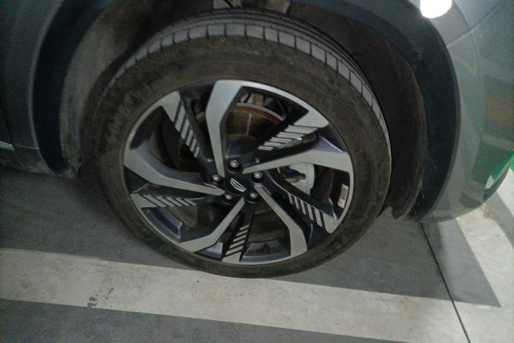 Used Geely Auto Monjaro L 2024 2.0TD High-Power Automatic Two-Wheel Drive Skyline Edition Right Front Wheel Hub