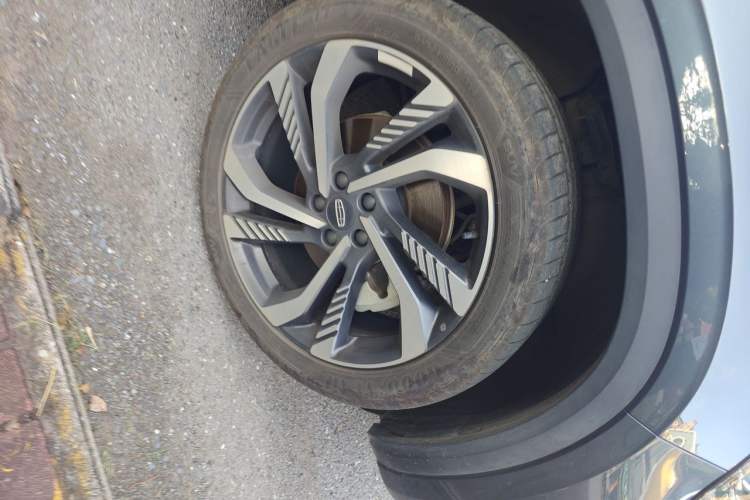 Used Geely Auto Monjaro L 2024 2.0TD High-Power Automatic Two-Wheel Drive Skyline Edition Right Front Wheel Hub