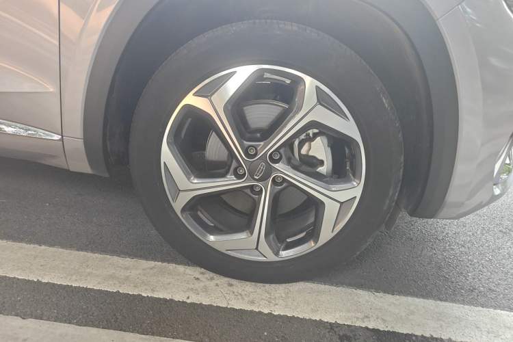 Used Geely Auto Monjaro L 2024 2.0TD High-Power Automatic Two-Wheel Drive Yunqi Version Right Front Wheel Hub