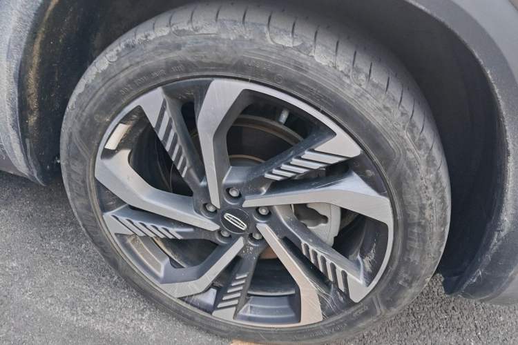 Used Geely Auto Monjaro L 2024 2.0TD High-Power Automatic Two-Wheel Drive Skyline Edition Right Front Wheel Hub