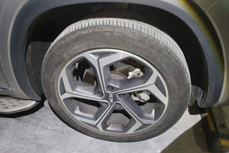 Used Geely Auto Monjaro L 2024 2.0TD High-Power Automatic Two-Wheel Drive Yunqi Version Right Front Wheel Hub