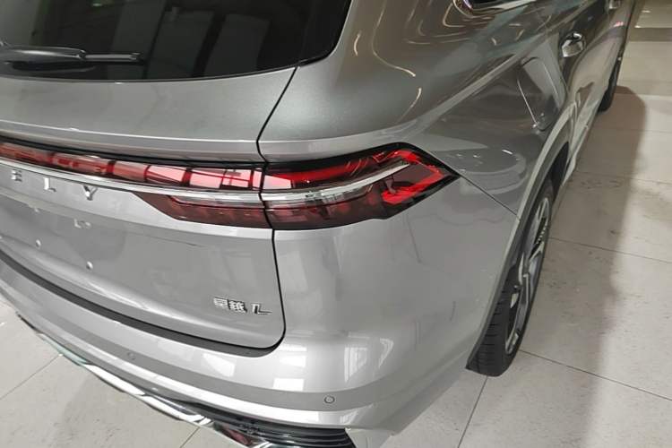 Used Geely Auto Monjaro L 2024 2.0TD High-Power Automatic Two-Wheel Drive Skyline Edition Right Rear Taillight