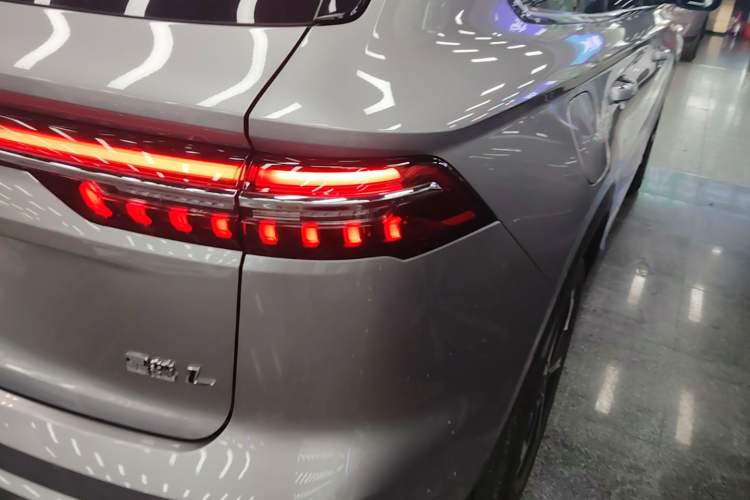 Used Geely Auto Monjaro L 2024 2.0TD High-Power Automatic Two-Wheel Drive Yunqi Version Right Rear Taillight
