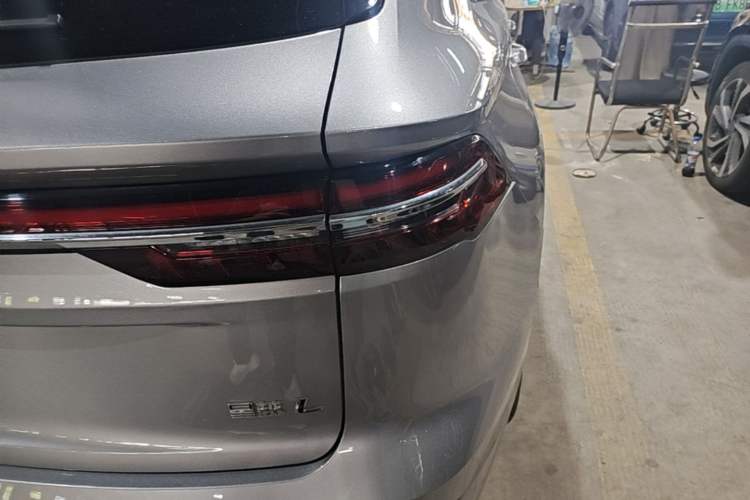 Used Geely Auto Monjaro L 2024 2.0TD High-Power Automatic Two-Wheel Drive Skyline Edition Right Rear Taillight