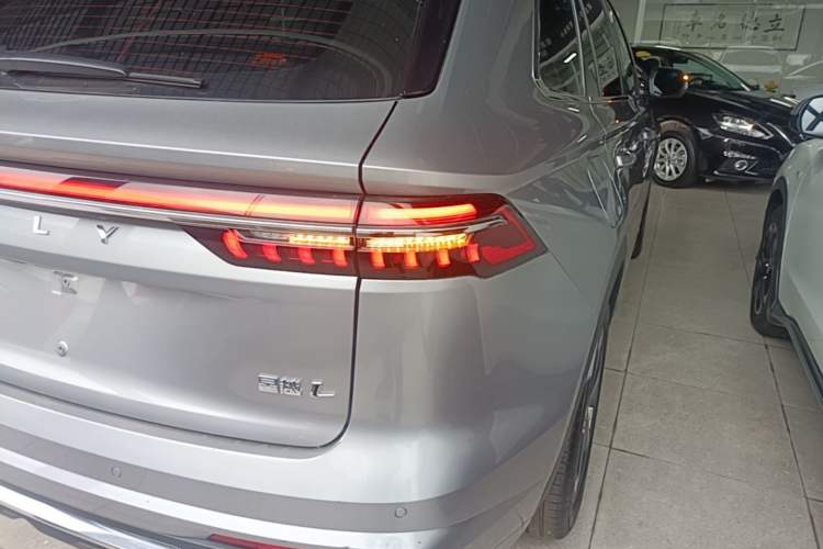 Used Geely Auto Monjaro L 2024 2.0TD DCT EVO Two-Wheel Drive Long-Range Version Right Rear Taillight