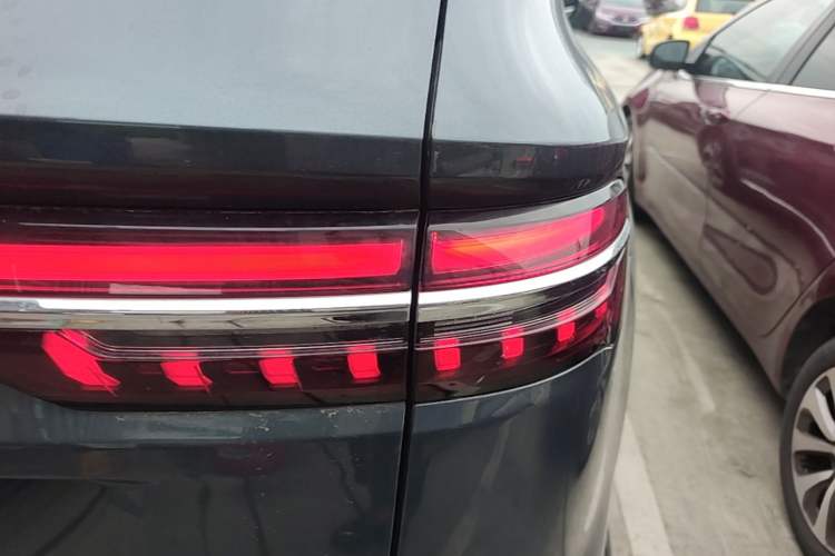 Used Geely Auto Monjaro L 2024 2.0TD High-Power Automatic Two-Wheel Drive Yunqi Version Right Rear Taillight