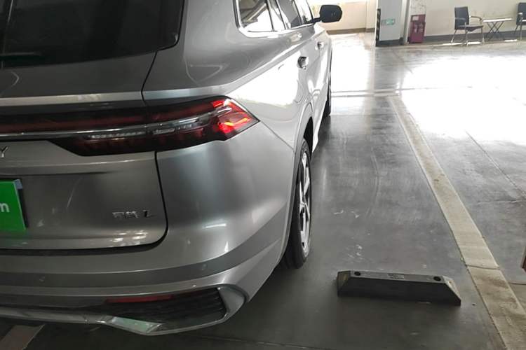 Used Geely Auto Monjaro L 2024 2.0TD High-Power Automatic Two-Wheel Drive Yunqi Version Right Rear Taillight