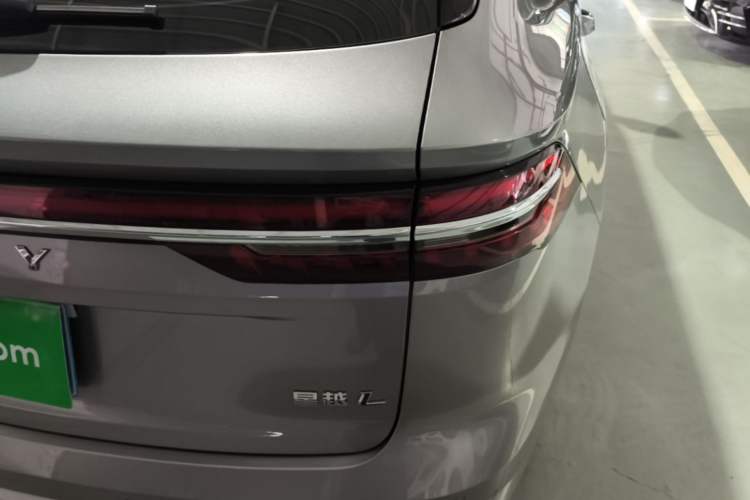 Used Geely Auto Monjaro L 2024 2.0TD High-Power Automatic Two-Wheel Drive Yunqi Version Right Rear Taillight