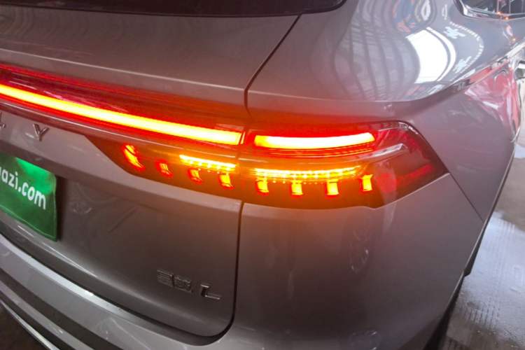 Used Geely Auto Monjaro L 2024 2.0TD High-Power Automatic Two-Wheel Drive Yunqi Version Right Rear Taillight