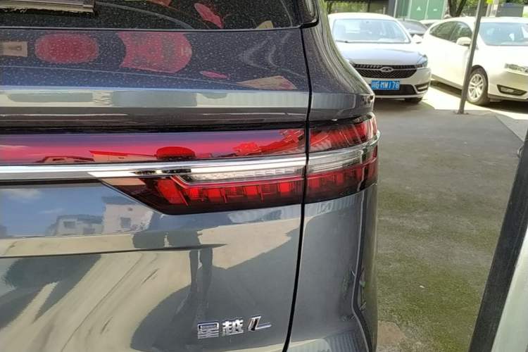 Used Geely Auto Monjaro L 2024 2.0TD DCT EVO Two-Wheel Drive Long-Range Version Right Rear Taillight
