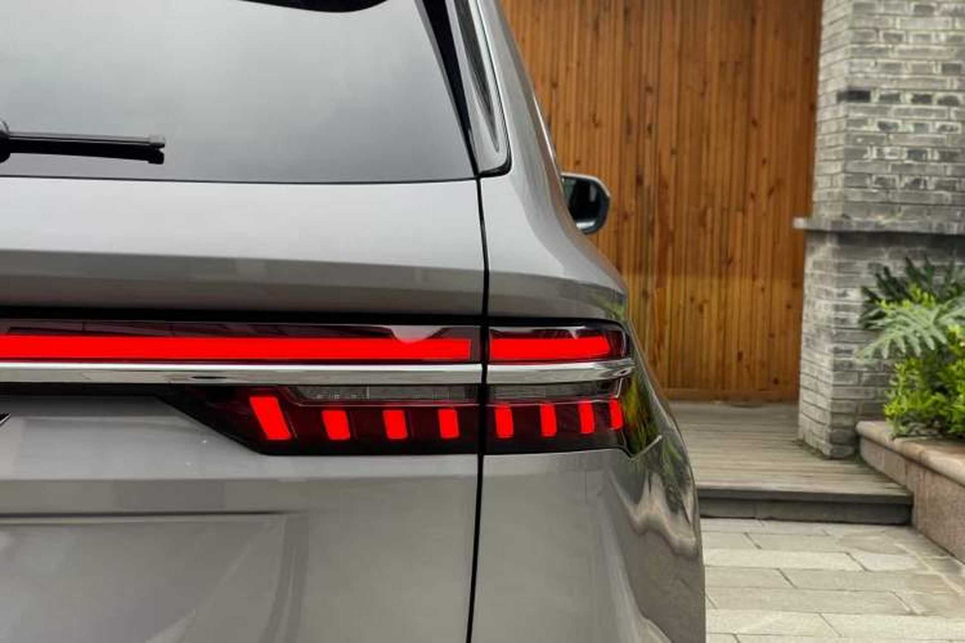 Used Geely Auto Monjaro L 2024 2.0TD High-Power Automatic Two-Wheel Drive Skyline Edition Right Rear Taillight