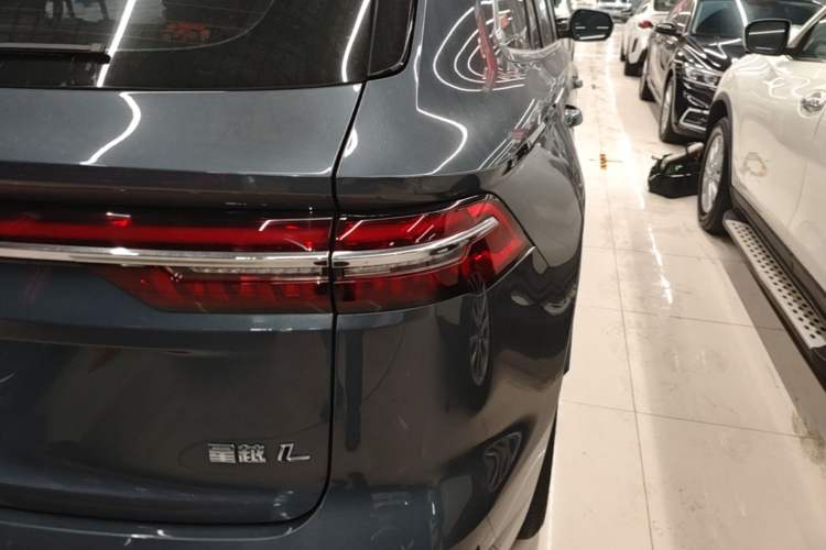 Used Geely Auto Monjaro L 2024 2.0TD High-Power Automatic Two-Wheel Drive Yunqi Version Right Rear Taillight