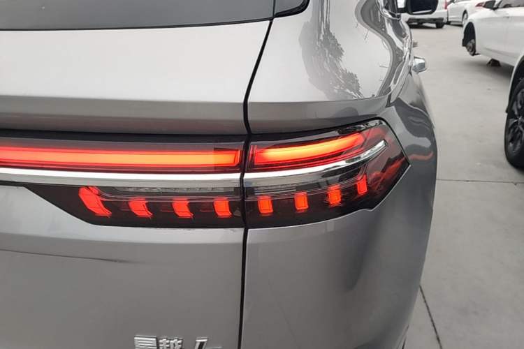 Used Geely Auto Monjaro L 2024 2.0TD High-Power Automatic Two-Wheel Drive Yunqi Version Right Rear Taillight