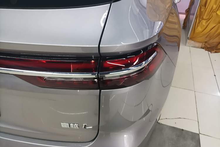 Used Geely Auto Monjaro L 2024 2.0TD DCT EVO Two-Wheel Drive Long-Range Version Right Rear Taillight