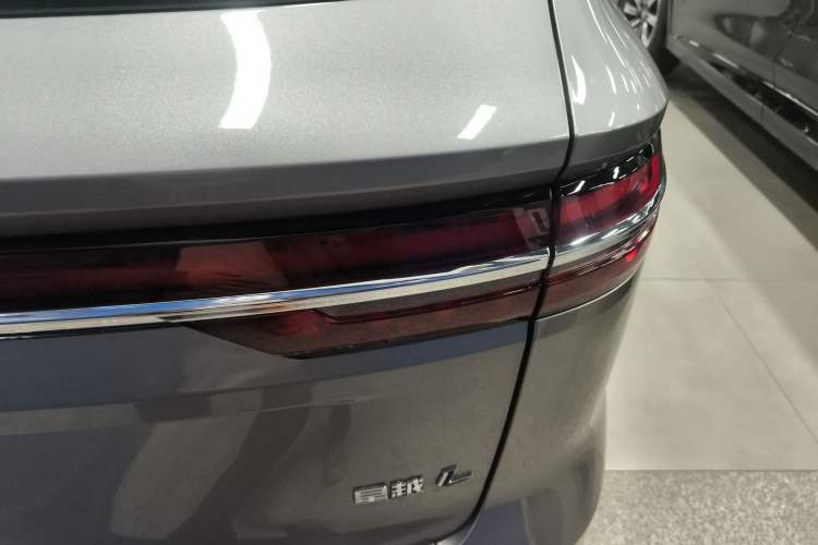 Used Geely Auto Monjaro L 2024 2.0TD High-Power Automatic Two-Wheel Drive Yunqi Version Right Rear Taillight