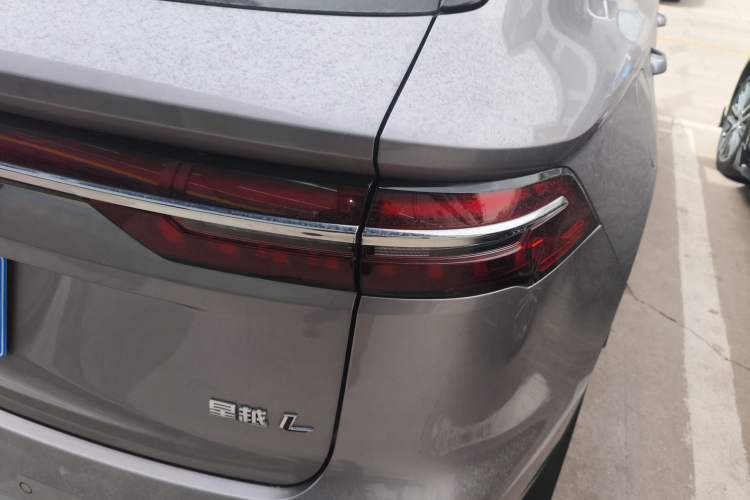 Used Geely Auto Monjaro L 2024 2.0TD High-Power Automatic Two-Wheel Drive Yunqi Version Right Rear Taillight