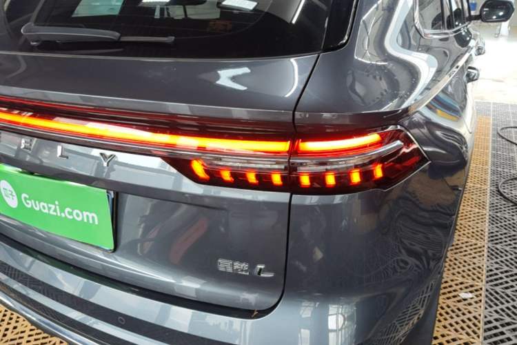 Used Geely Auto Monjaro L 2024 2.0TD DCT EVO Two-Wheel Drive Long-Range Version Right Rear Taillight