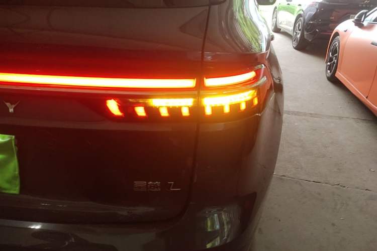 Used Geely Auto Monjaro L 2024 2.0TD DCT EVO Two-Wheel Drive Long-Range Version Right Rear Taillight