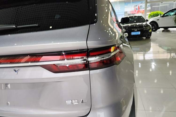 Used Geely Auto Monjaro L 2024 2.0TD High-Power Automatic Two-Wheel Drive Skyline Edition Right Rear Taillight