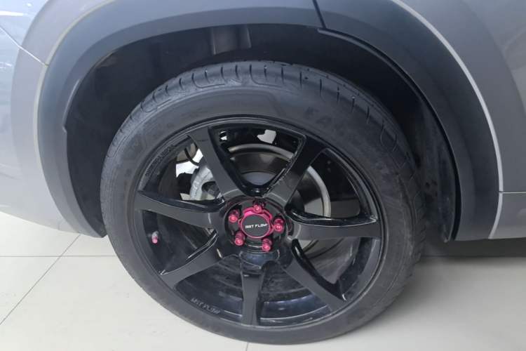 Used Geely Auto Monjaro L 2024 2.0TD High-Power Automatic Two-Wheel Drive Skyline Edition Right Rear Wheel Hub