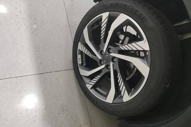 Used Geely Auto Monjaro L 2024 2.0TD High-Power Automatic Two-Wheel Drive Skyline Edition Right Rear Wheel Hub