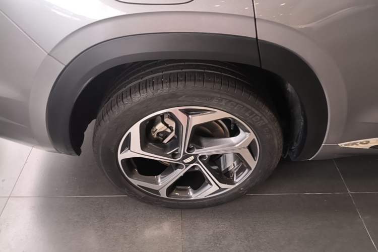 Used Geely Auto Monjaro L 2024 2.0TD DCT EVO Two-Wheel Drive Long-Range Version Right Rear Wheel Hub