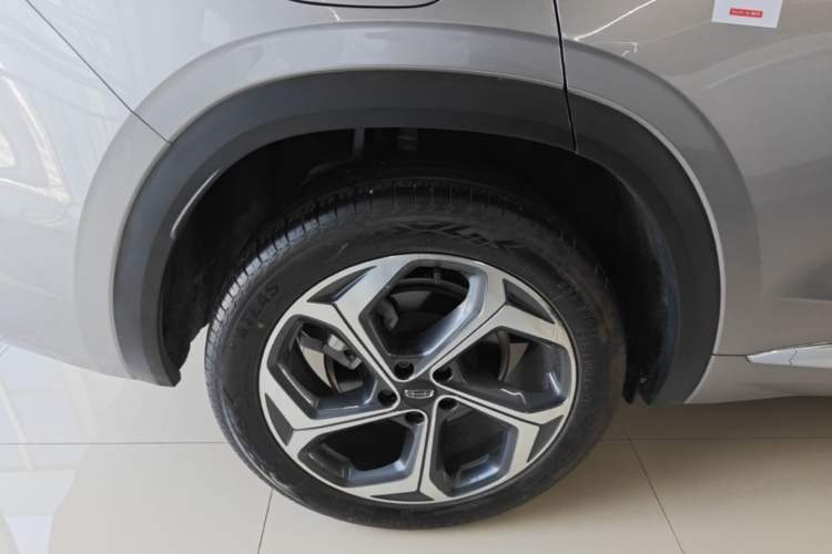Used Geely Auto Monjaro L 2024 2.0TD DCT EVO Two-Wheel Drive Long-Range Version Right Rear Wheel Hub