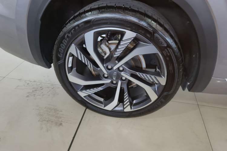 Used Geely Auto Monjaro L 2024 2.0TD High-Power Automatic Two-Wheel Drive Skyline Edition Right Rear Wheel Hub