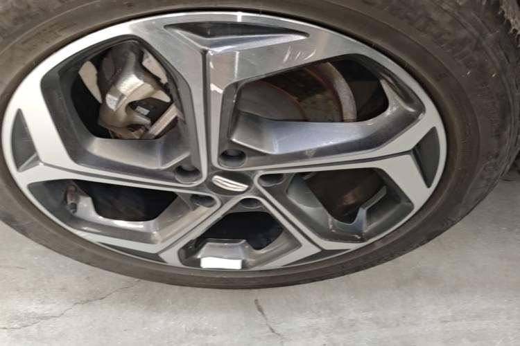 Used Geely Auto Monjaro L 2024 2.0TD High-Power Automatic Two-Wheel Drive Yunqi Version Right Rear Wheel Hub