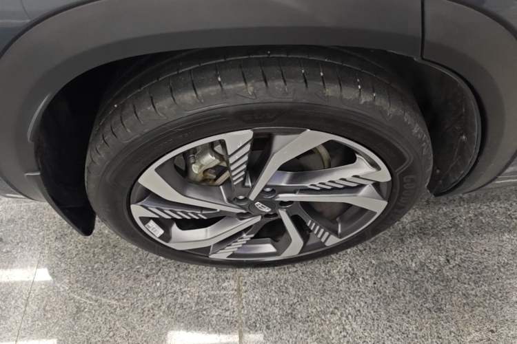Used Geely Auto Monjaro L 2024 2.0TD High-Power Automatic Two-Wheel Drive Skyline Edition Right Rear Wheel Hub