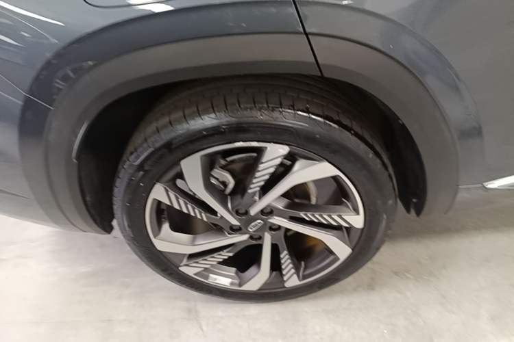 Used Geely Auto Monjaro L 2024 2.0TD High-Power Automatic Two-Wheel Drive Skyline Edition Right Rear Wheel Hub