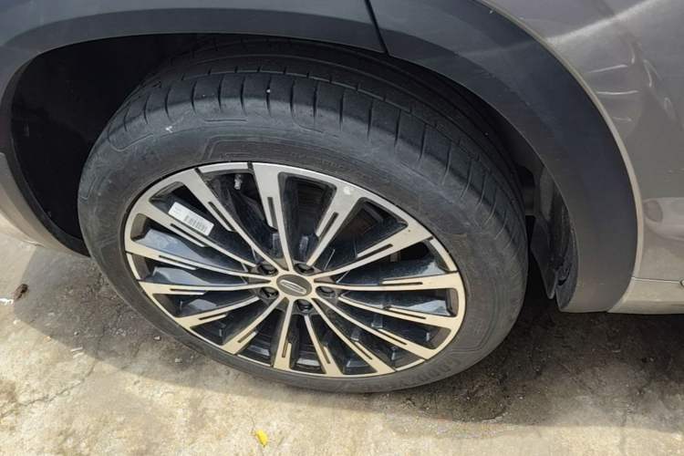 Used Geely Auto Monjaro L 2024 2.0TD High-Power Automatic Two-Wheel Drive Yunqi Version Right Rear Wheel Hub