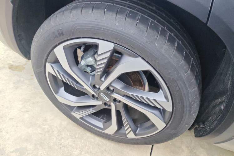 Used Geely Auto Monjaro L 2024 2.0TD High-Power Automatic Two-Wheel Drive Skyline Edition Right Rear Wheel Hub