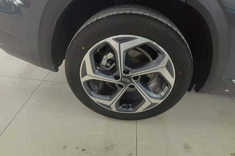 Used Geely Auto Monjaro L 2024 2.0TD DCT EVO Two-Wheel Drive Long-Range Version Right Rear Wheel Hub