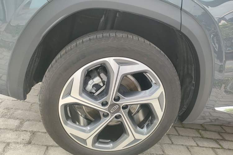 Used Geely Auto Monjaro L 2024 2.0TD DCT EVO Two-Wheel Drive Long-Range Version Right Rear Wheel Hub