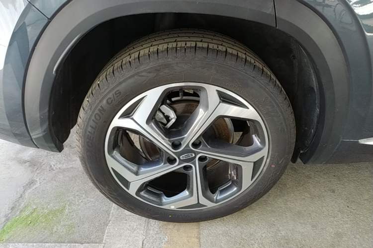 Used Geely Auto Monjaro L 2024 2.0TD DCT EVO Two-Wheel Drive Long-Range Version Right Rear Wheel Hub
