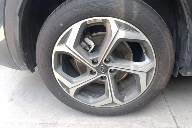 Used Geely Auto Monjaro L 2024 2.0TD DCT EVO Two-Wheel Drive Long-Range Version Right Rear Wheel Hub