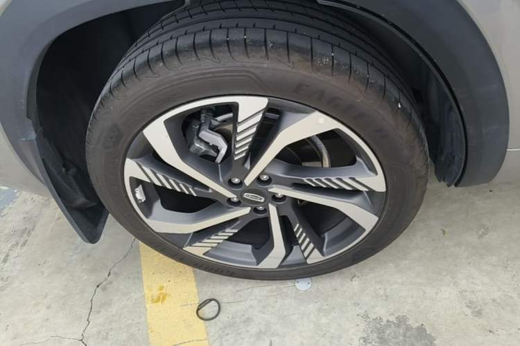 Used Geely Auto Monjaro L 2024 2.0TD High-Power Automatic Two-Wheel Drive Skyline Edition Right Rear Wheel Hub