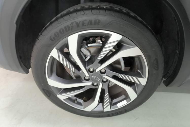 Used Geely Auto Monjaro L 2024 2.0TD High-Power Automatic Two-Wheel Drive Skyline Edition Right Rear Wheel Hub