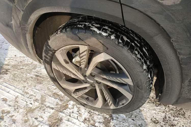 Used Geely Auto Monjaro L 2024 2.0TD High-Power Automatic Two-Wheel Drive Skyline Edition Right Rear Wheel Hub