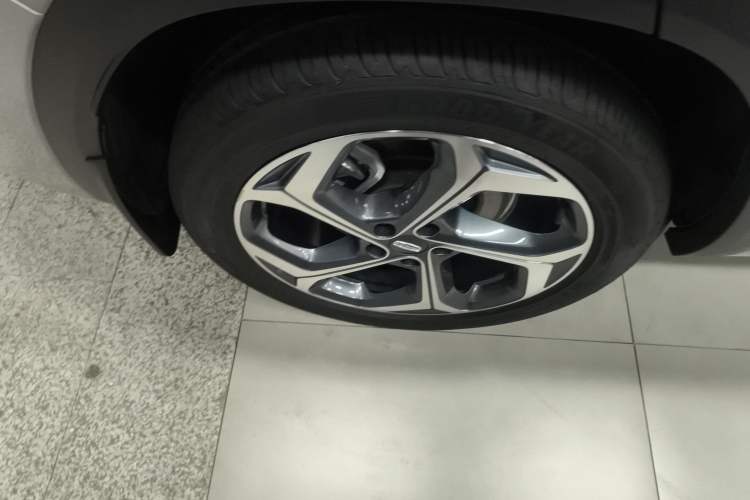 Used Geely Auto Monjaro L 2024 2.0TD High-Power Automatic Two-Wheel Drive Yunqi Version Right Rear Wheel Hub